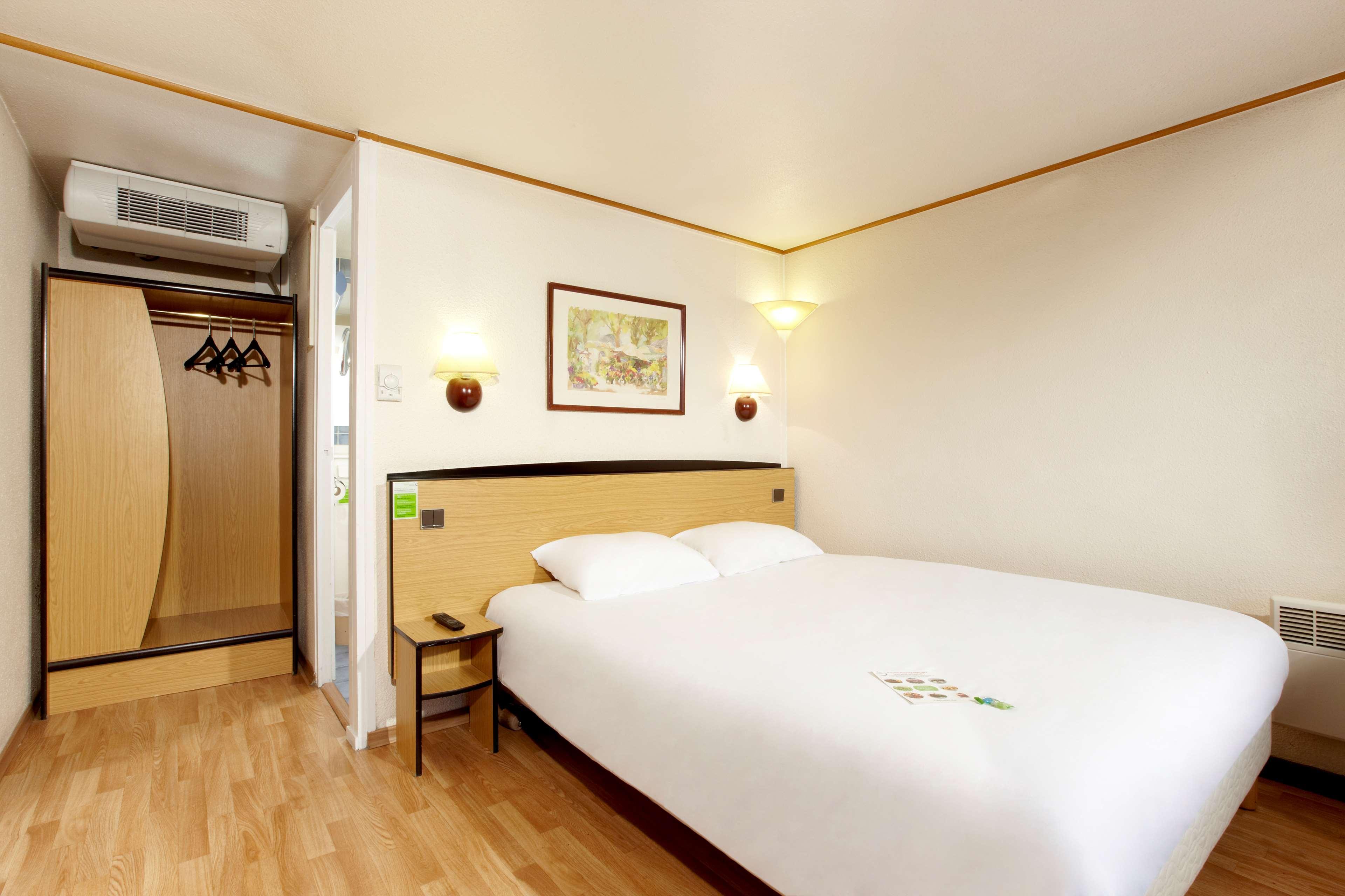 Hotel De La Briere Trignac Ngoại thất bức ảnh