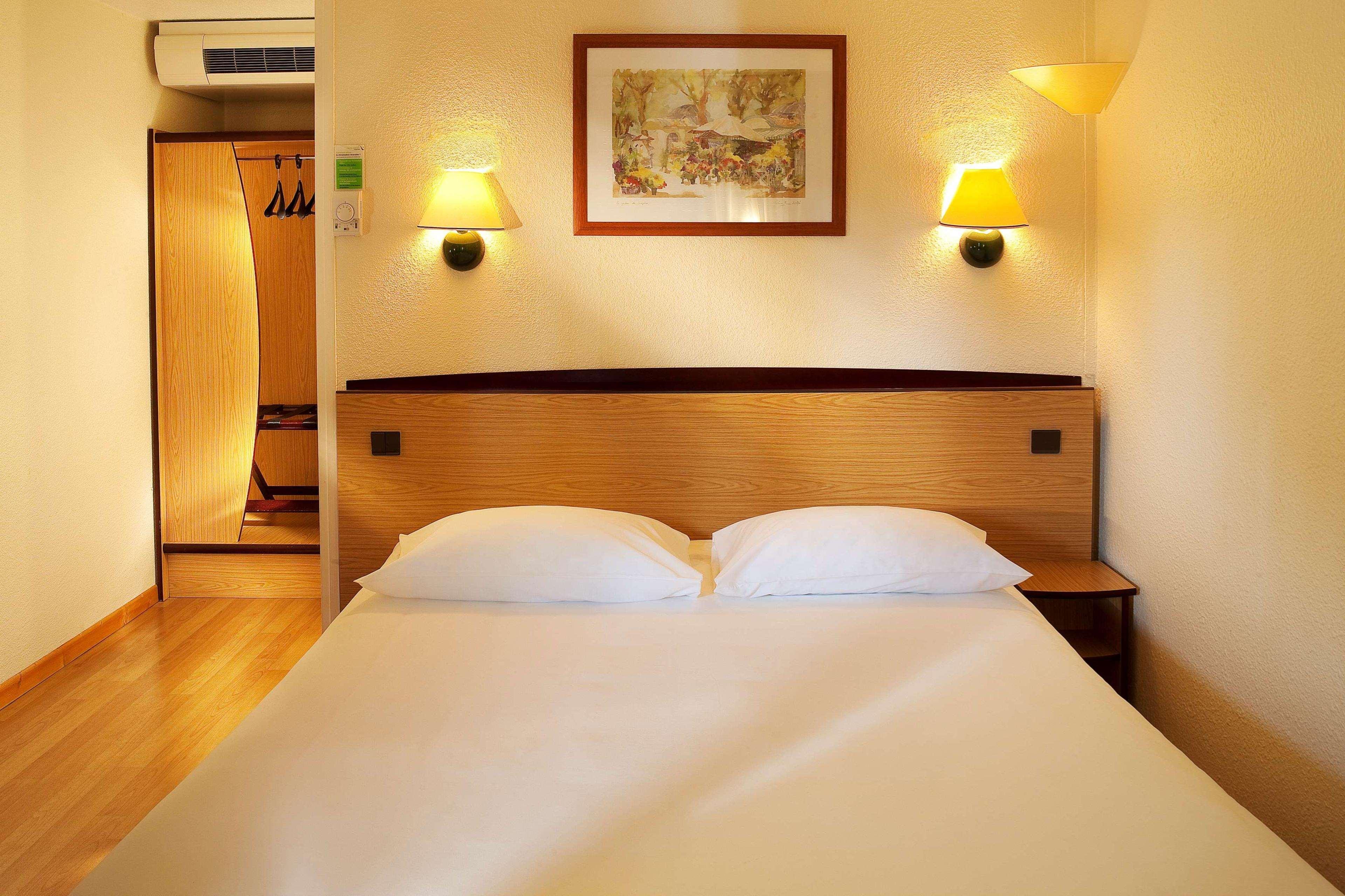 Hotel De La Briere Trignac Ngoại thất bức ảnh