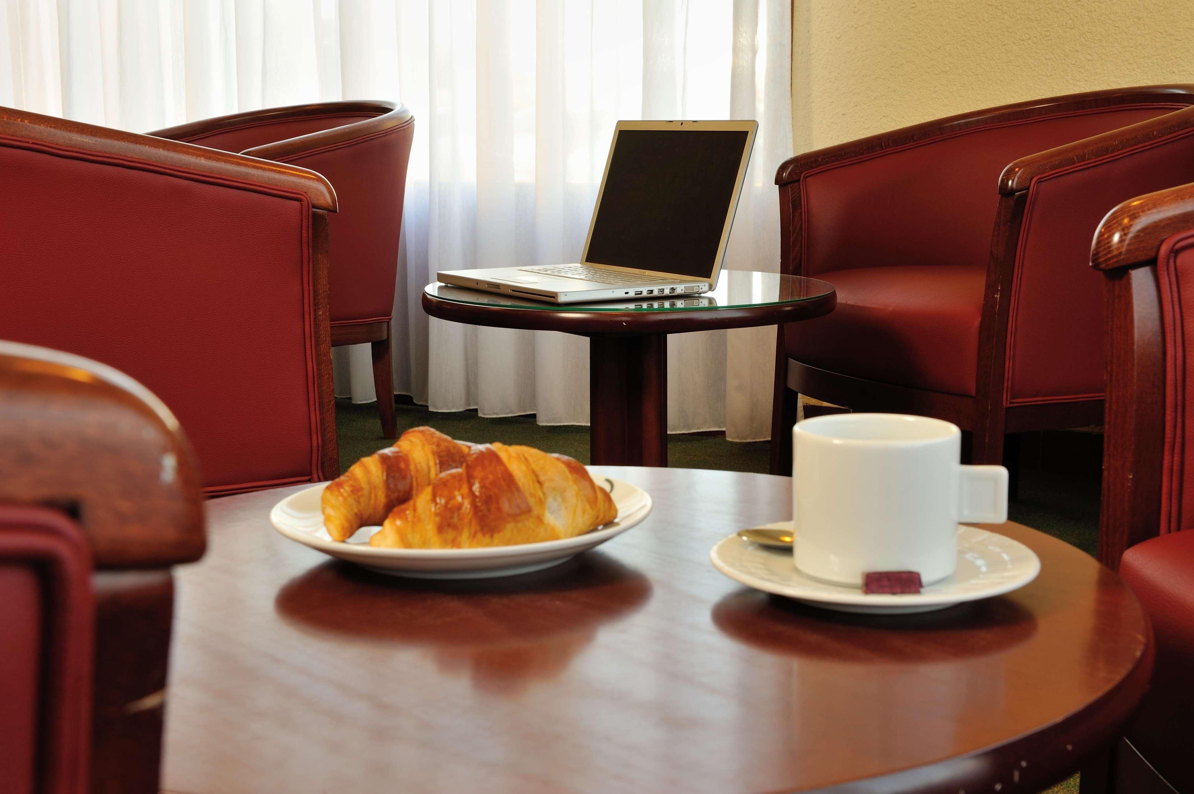 Hotel De La Briere Trignac Ngoại thất bức ảnh