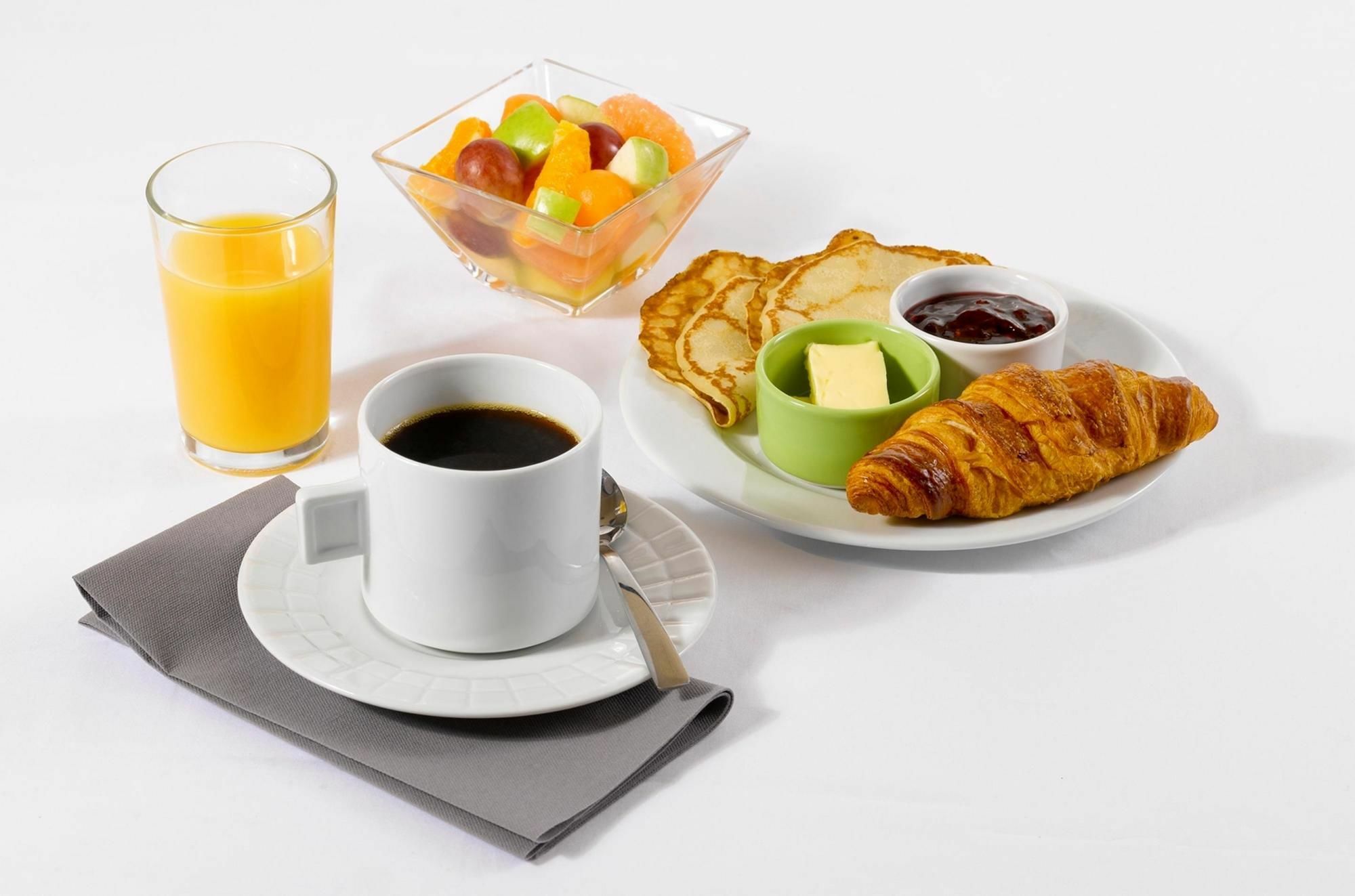 Hotel De La Briere Trignac Ngoại thất bức ảnh